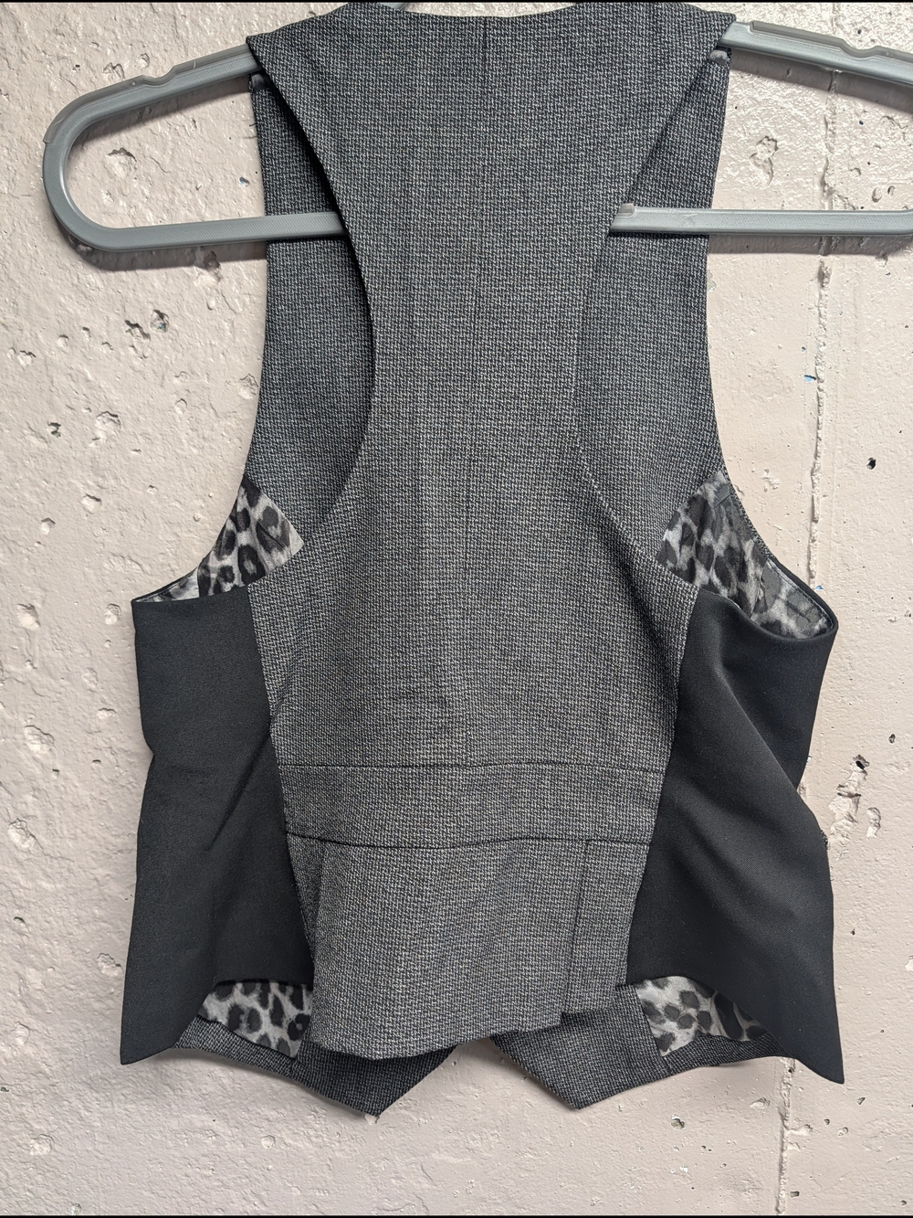 Express Gray Double-Breasted Textured Waistcoat with Leopard Lining. - Picture 3 of 4